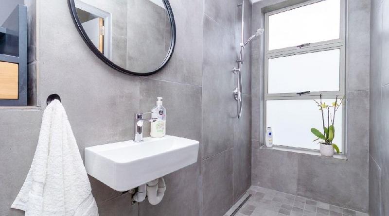 6 Bedroom Property for Sale in Kleinbaai Western Cape